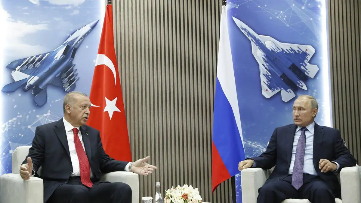 "لوموند الفرنسية": الأتراك والروس يقوضون جهود الأمم المتحدة بإنهاء الأزمة الليبية