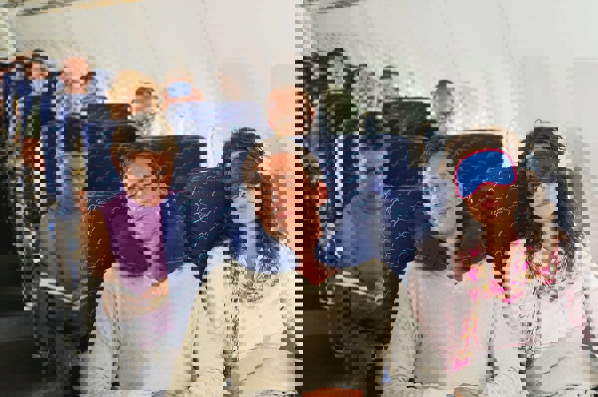 لماذا لا ينبغي عليك النوم قبل إقلاع الطائرة؟