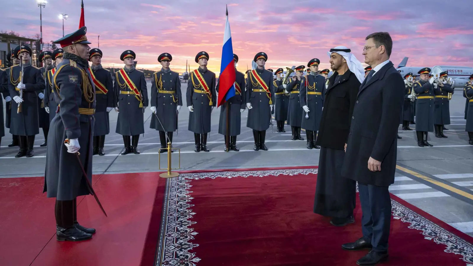 الرئيس الإماراتي يصل روسيا في زيارة رسمية