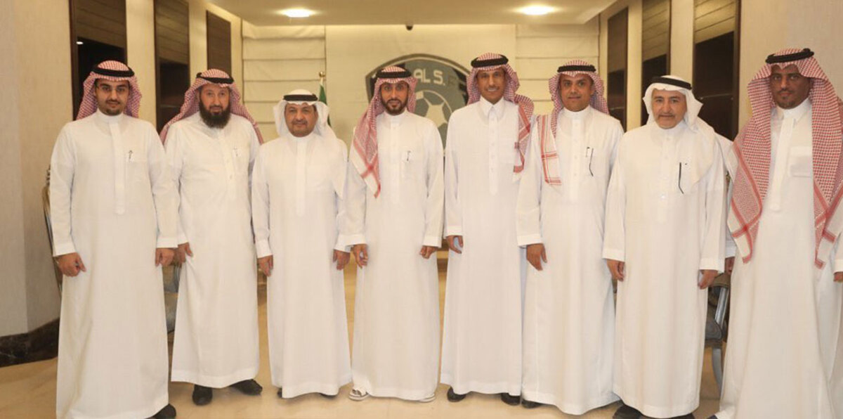 نجم نادي الهلال السعودي السابق يبدد مخاوف الجماهير بعد لقائه مع سامي الجابر