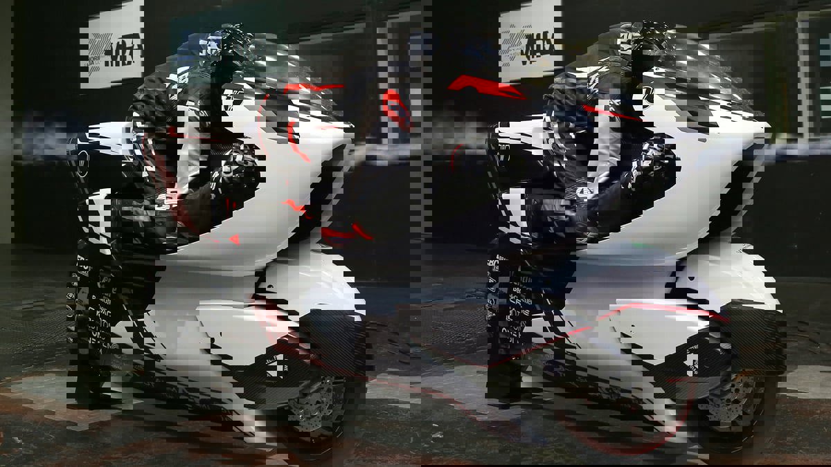 تصميم دراجة نارية فريدة من نوعها تصل سرعتها لـ250ميلا في الساعة‎