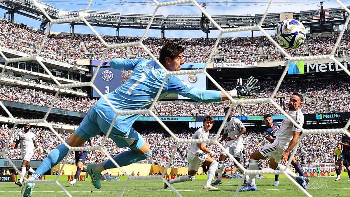 كورتوا عن سبب خسارة ريال مدريد: لم نلتزم بخطة ألونسو