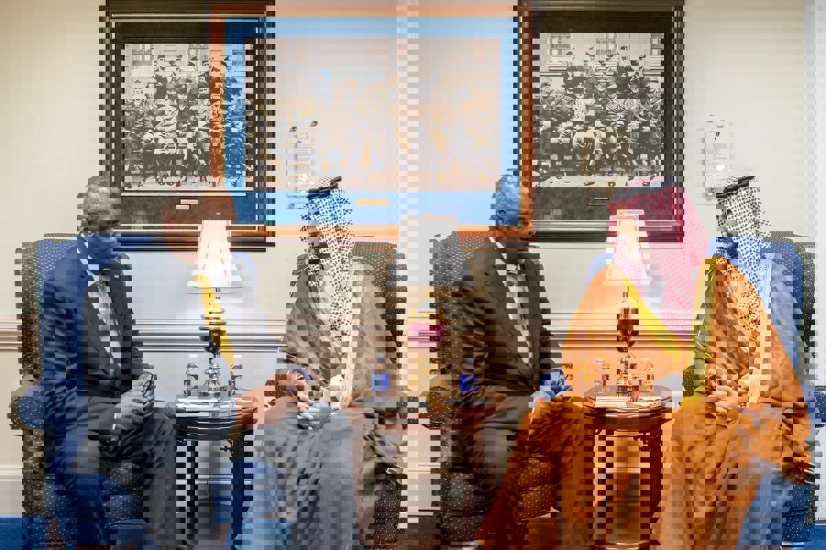 أوستن يؤكد لنظيره السعودي التزام واشنطن بالعمل لتهدئة توترات المنطقة