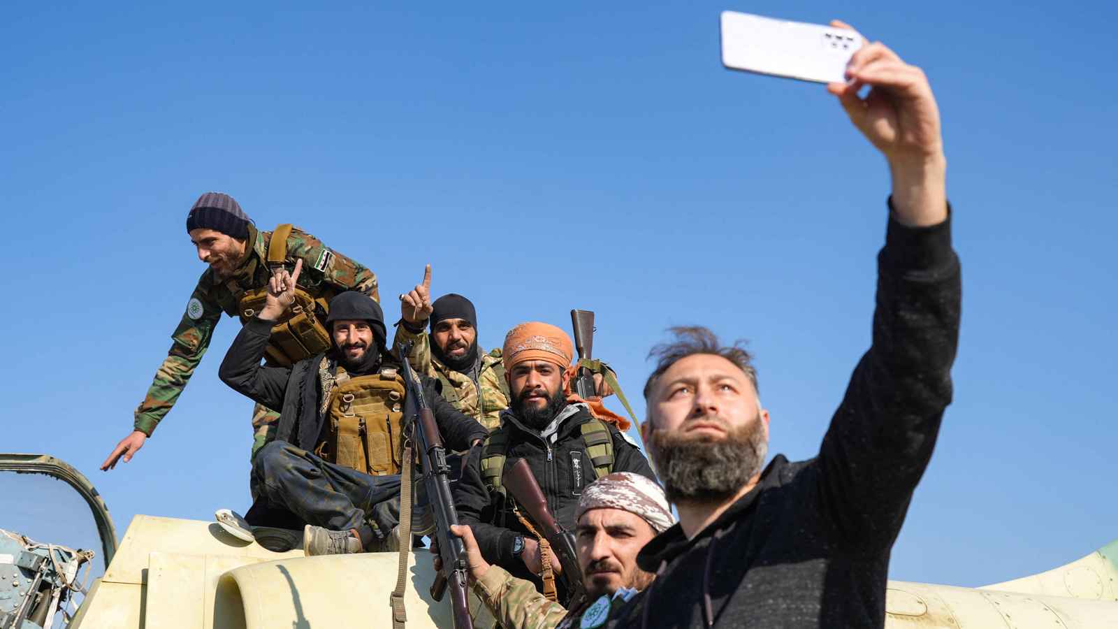 "هيئة تحرير الشام" تعلن السيطرة الكاملة على مدينة حماة