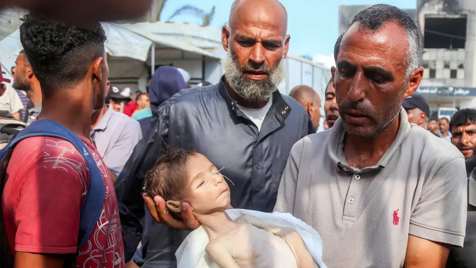 غزة على حافة "موت جماعي".. عشرات القتلى برصاص إسرائيلي