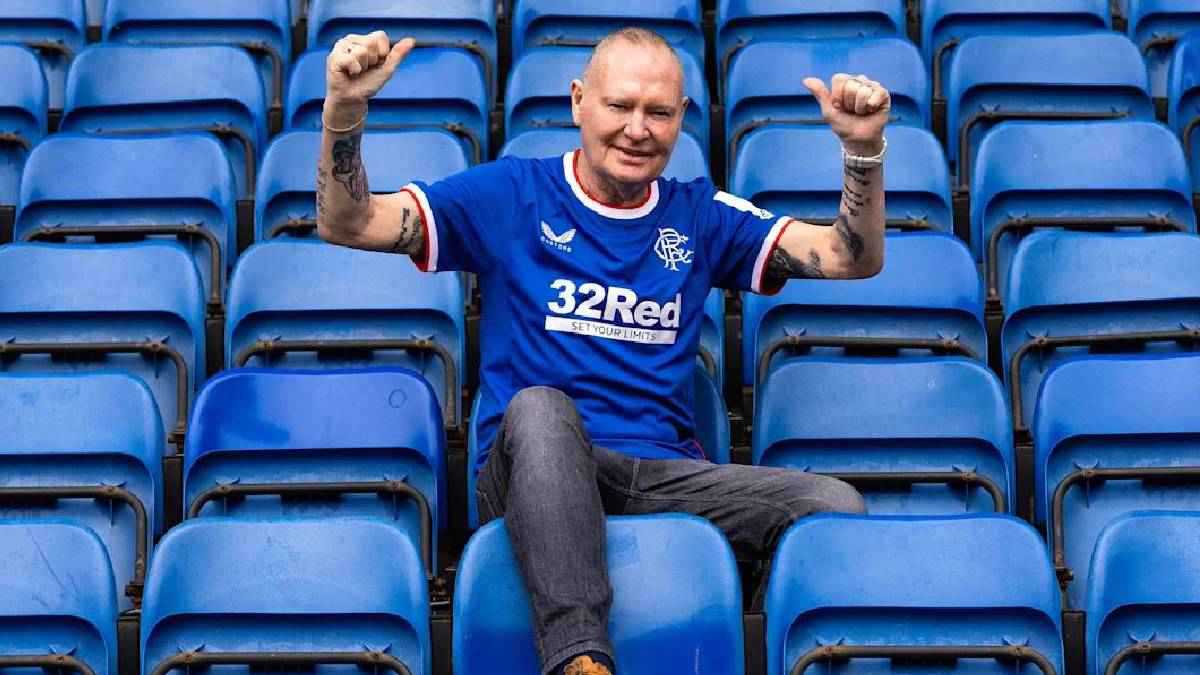 نقل أسطورة منتخب إنجلترا إلى العناية المركزة