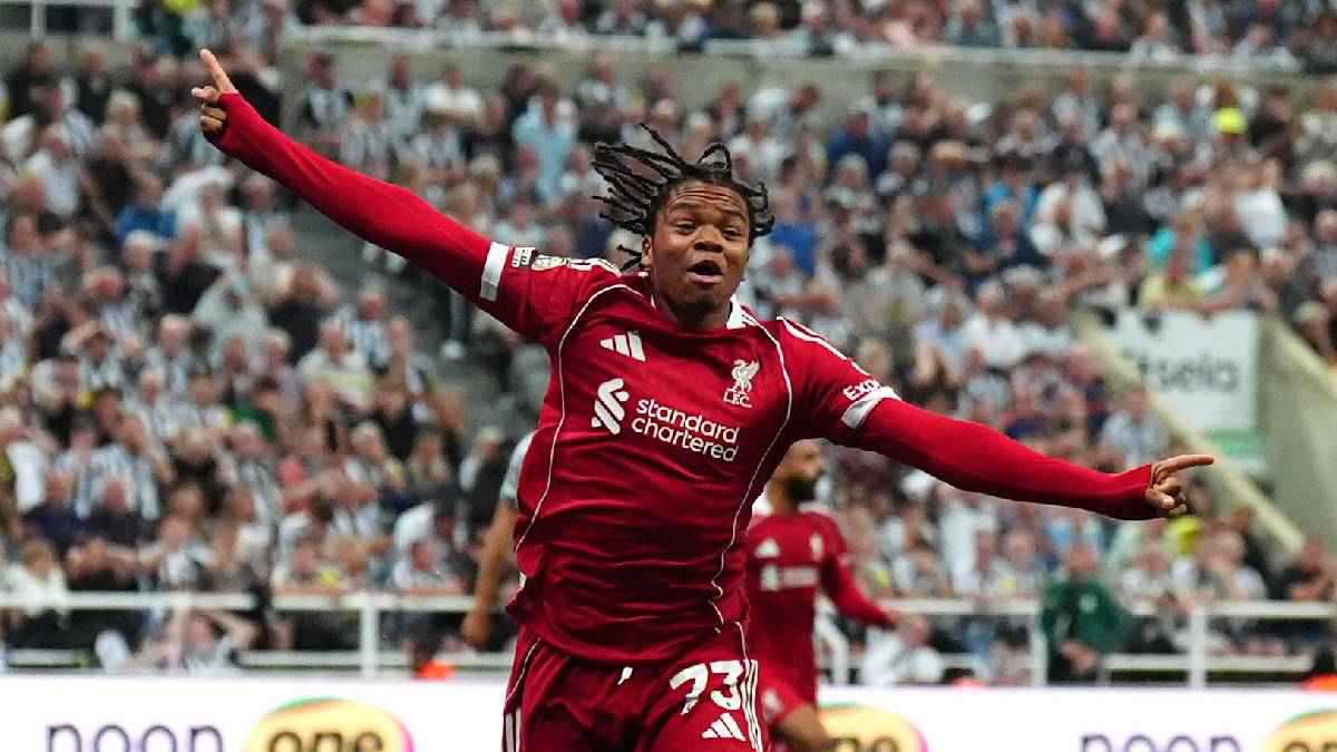 لماذا هرب من تشيلسي وبكم اشتراه ليفربول؟.. 4 معلومات مثيرة عن المعجزة نغوموها