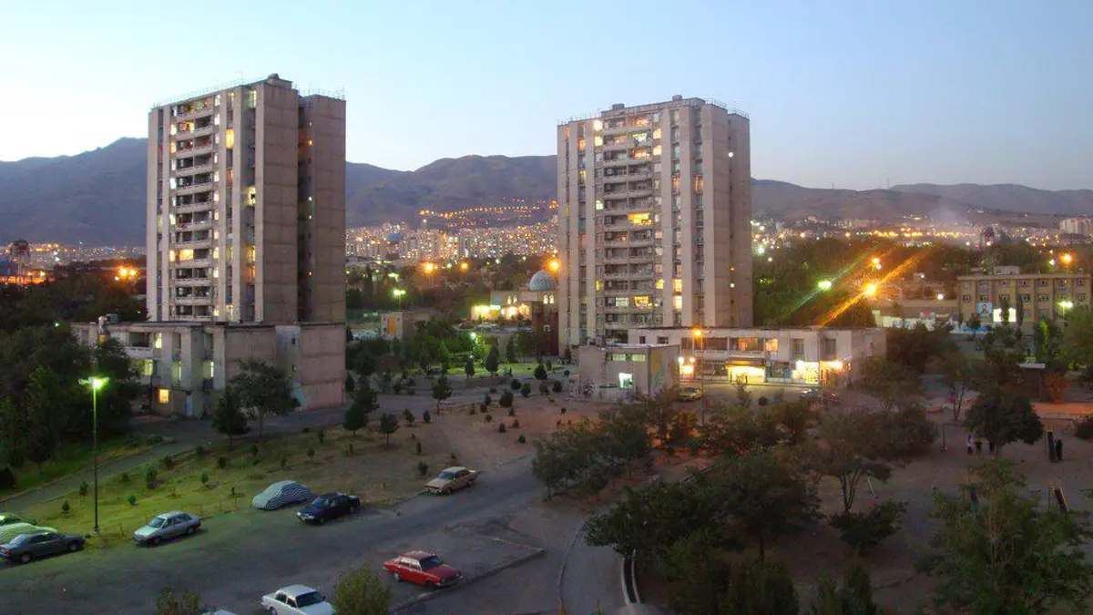 استمرارا لحوادث إيران الغامضة.. حريق في حي يقطنه قادة الحرس الثوري (فيديو)