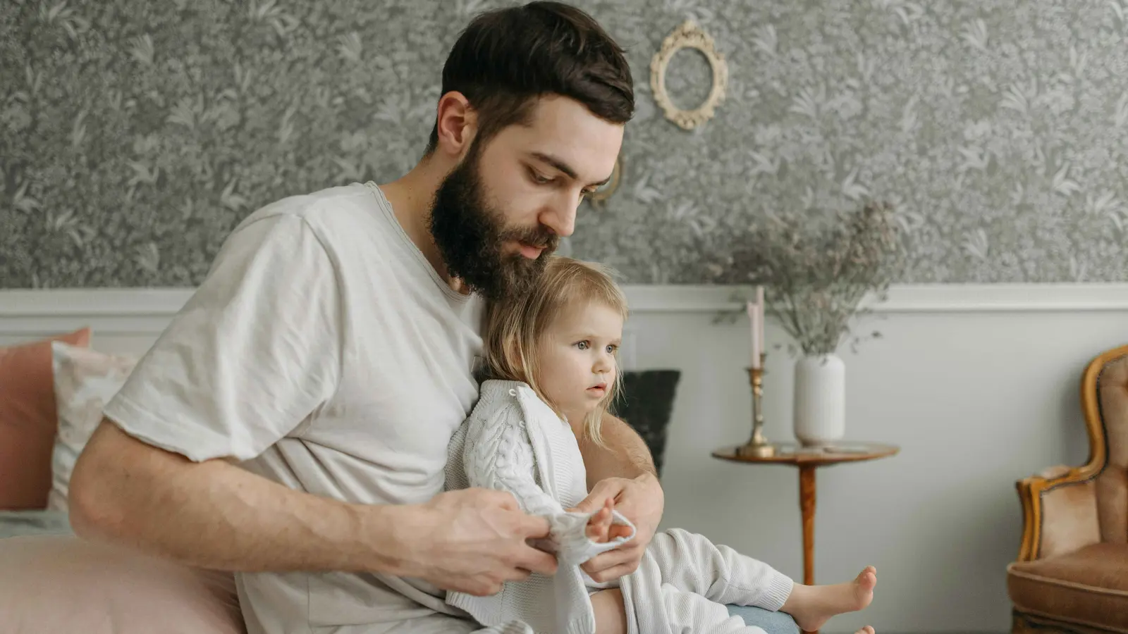 لماذا يُصر الأطفال على ارتداء الملابس نفسها كل يوم؟