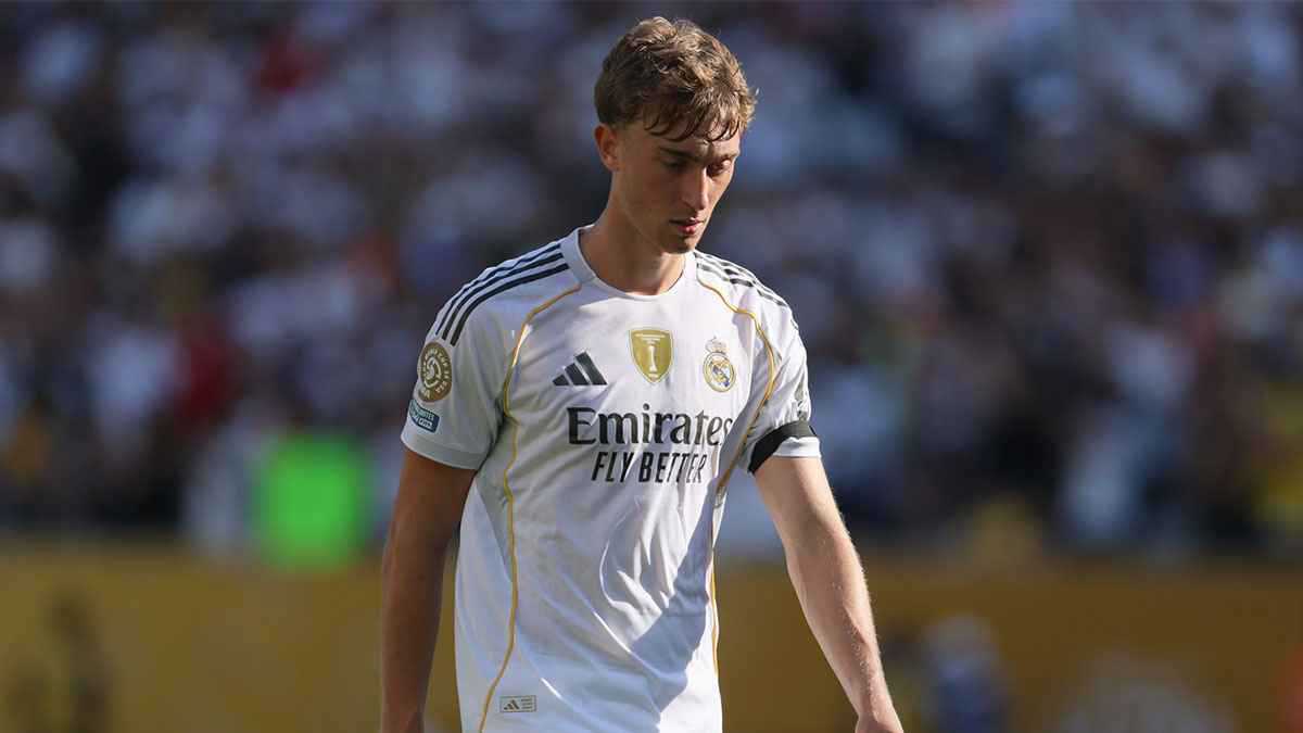 "سخروا مني".. هويسن يكشف رد فعل لاعبي برشلونة على انتقاله لريال مدريد