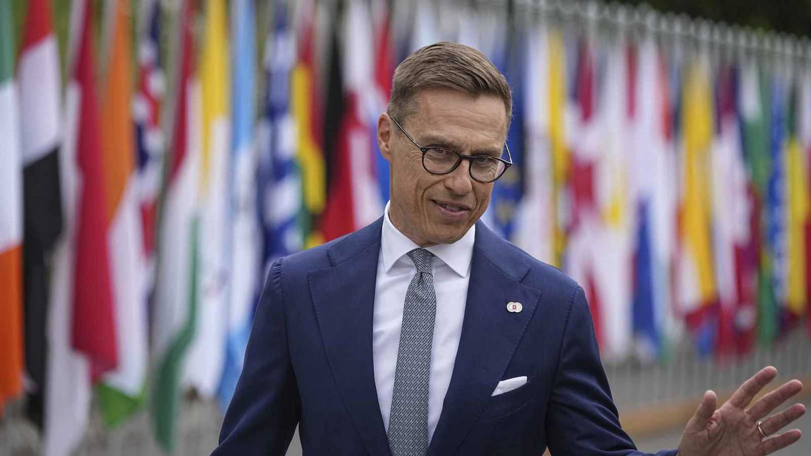 "ليس أهلًا للثقة".. الرئيس الفنلندي يحذر من نوايا بوتين