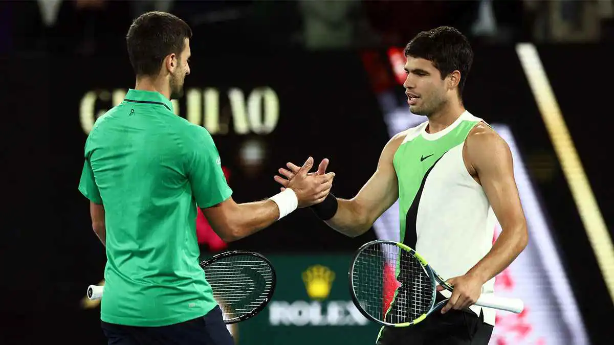 ألكاراز يهزم ديوكوفيتش ويتوج بلقب بطولة أستراليا المفتوحة للتنس