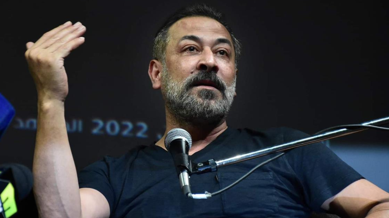 بعد واقعة الضرب.. عمايري يغيب عن حفل جوائز "جوي أووردز"