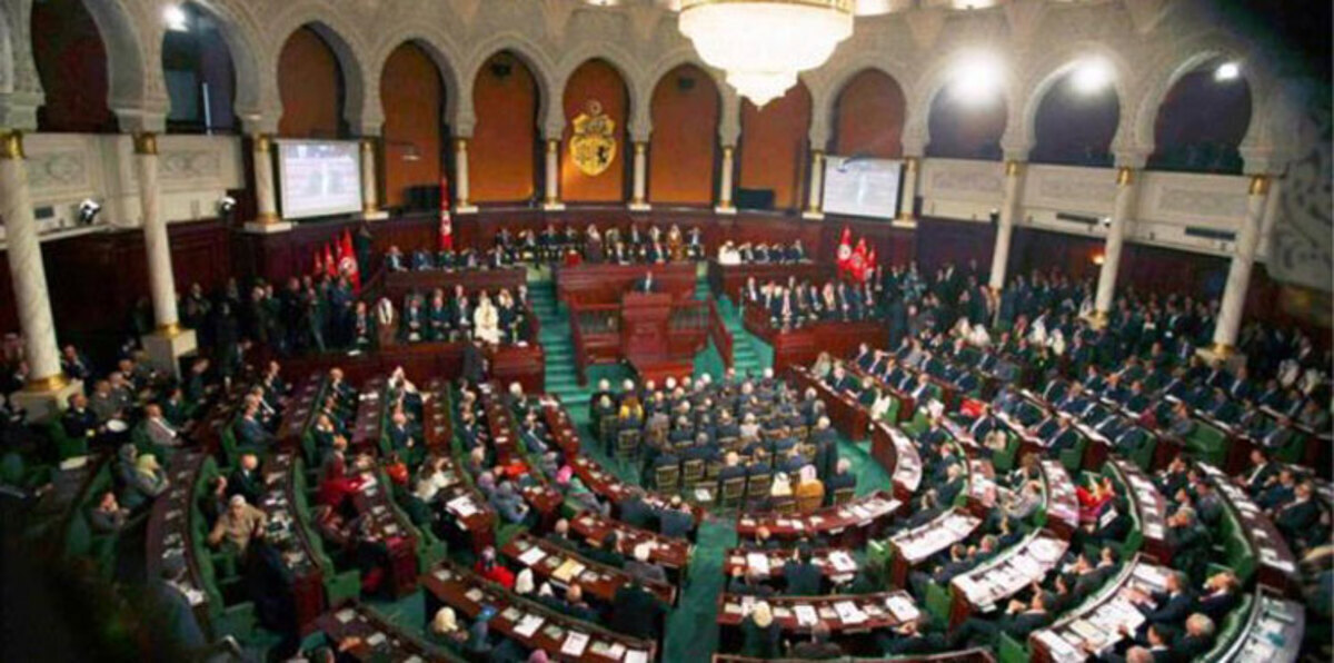 22 نائباً من "نداء تونس" يستقيلون من كتلة الحزب