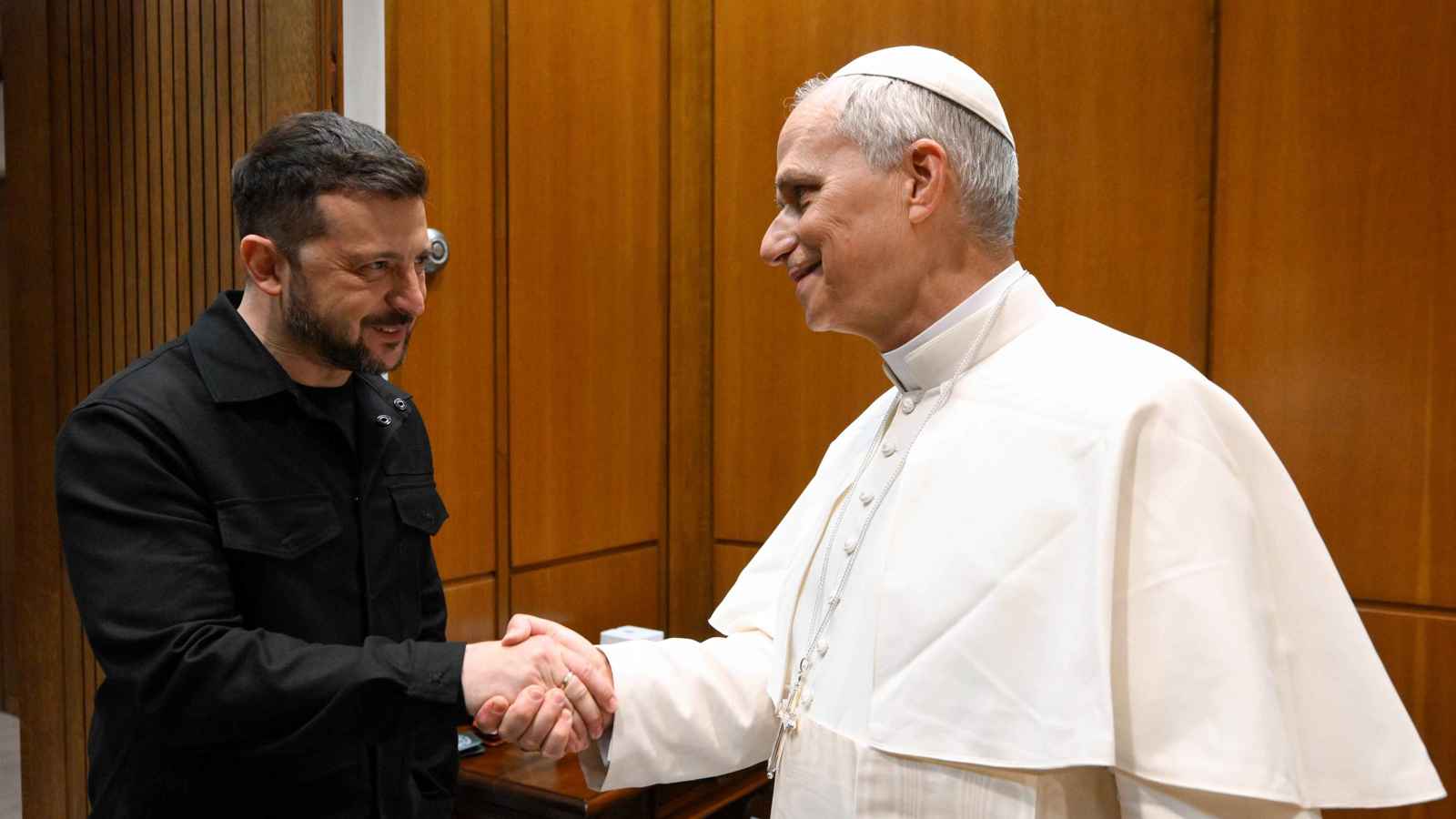 زيلينسكي يلتقي البابا.. وفانس ويؤكد استعداد كييف للحوار "بأي شكل"