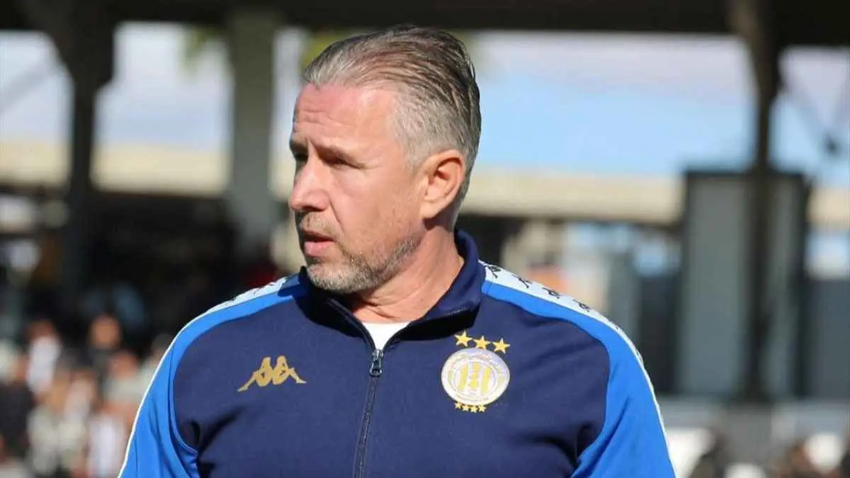 غضب عارم ومحاسبة عاجلة.. هل قرر الترجي التونسي إقالة مدربه ريغيكامف؟