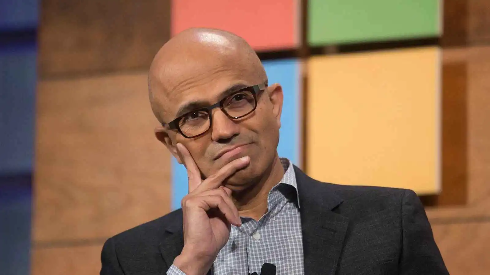 رئيس مايكروسوفت: الذكاء الاصطناعي يحتاج لتأثير أوسع أو سيفقد القبول