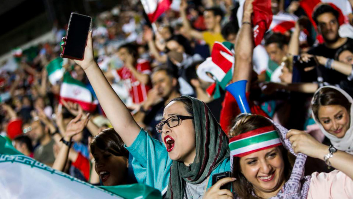 إيران ترفض مهلة "فيفا" بالسماح بدخول النساء مدرجات الملاعب