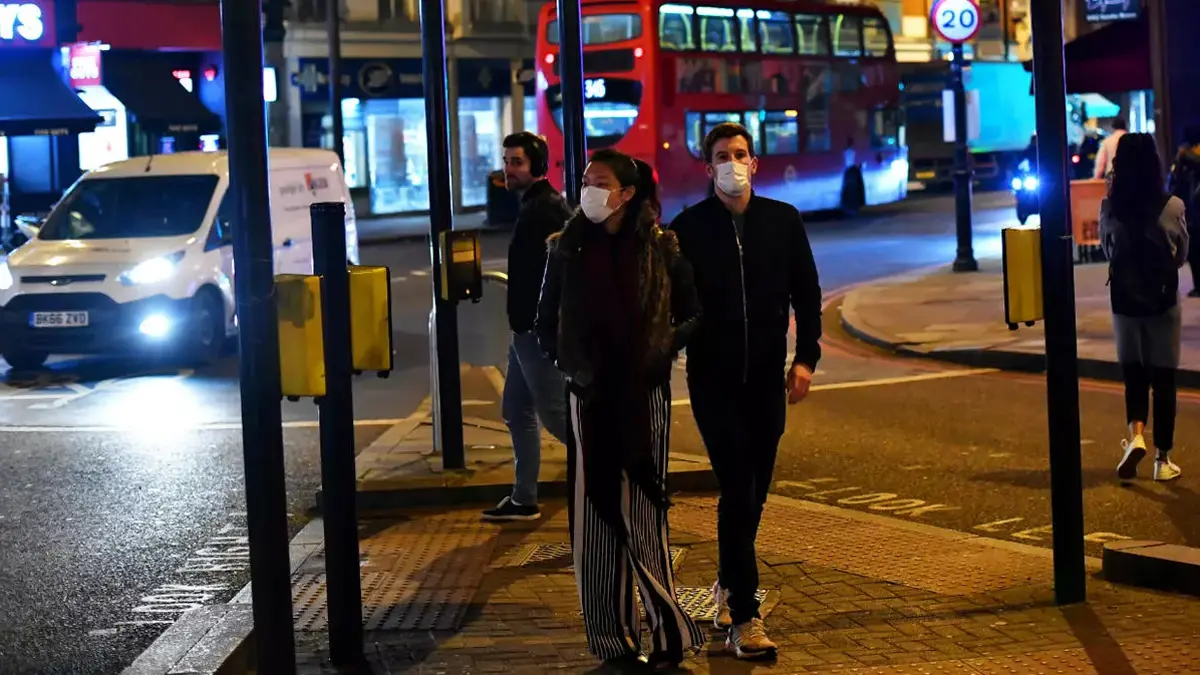 تصريحات مفاجئة... جامعة أوكسفورد: كورونا يتلاشى بسرعة في بريطانيا