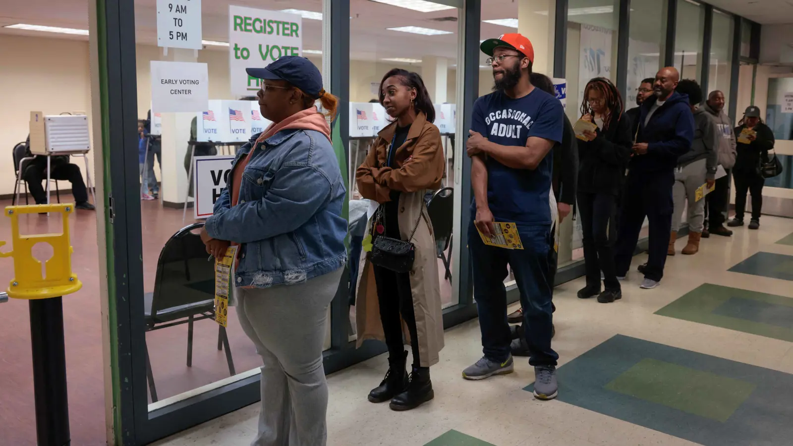 بدء التصويت في الانتخابات الأمريكية وسط مخاوف من "العنف"