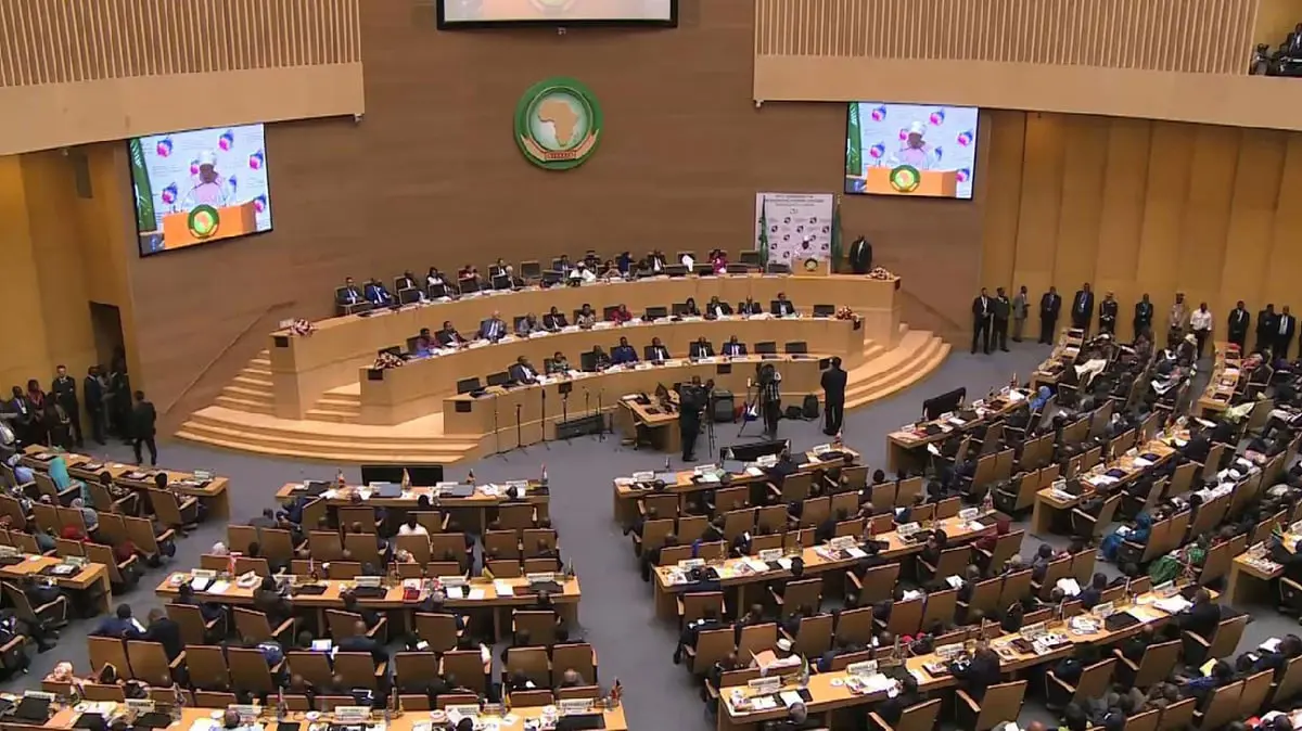 الاتحاد الأفريقي يطلب من المجلس العسكري السوداني تسليم السلطة للمدنيين