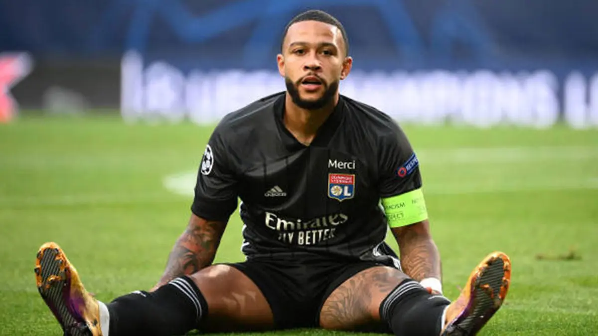 رئيس ليون يصدم جماهير برشلونة بشأن صفقة ممفيس ديباي