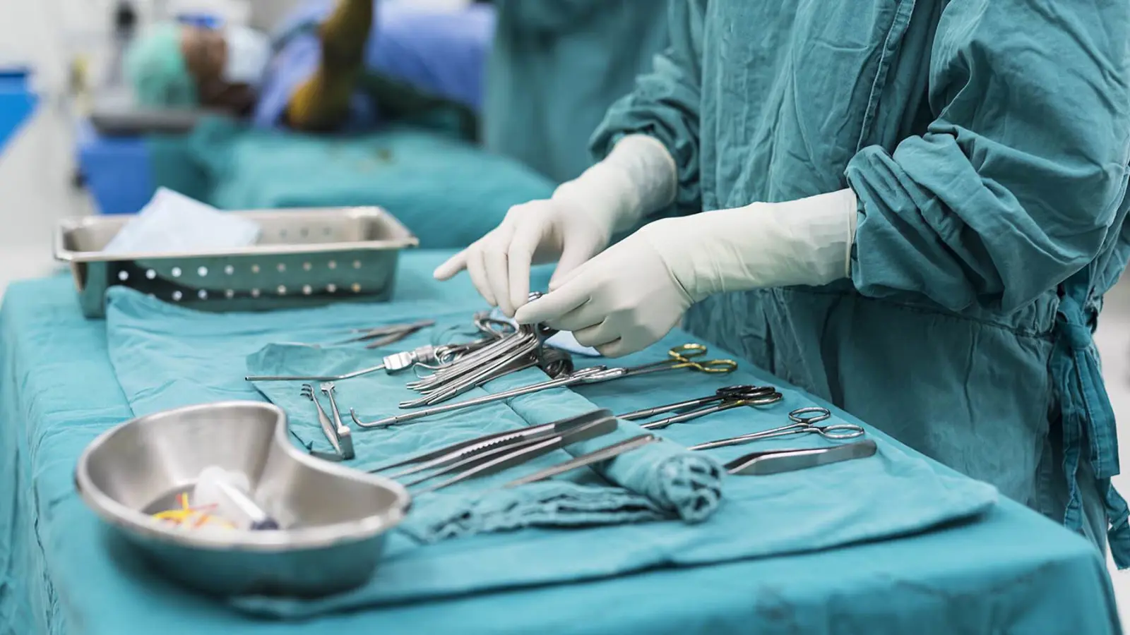 وفاة امرأة خلال إجراء عملية تجميل في العراق