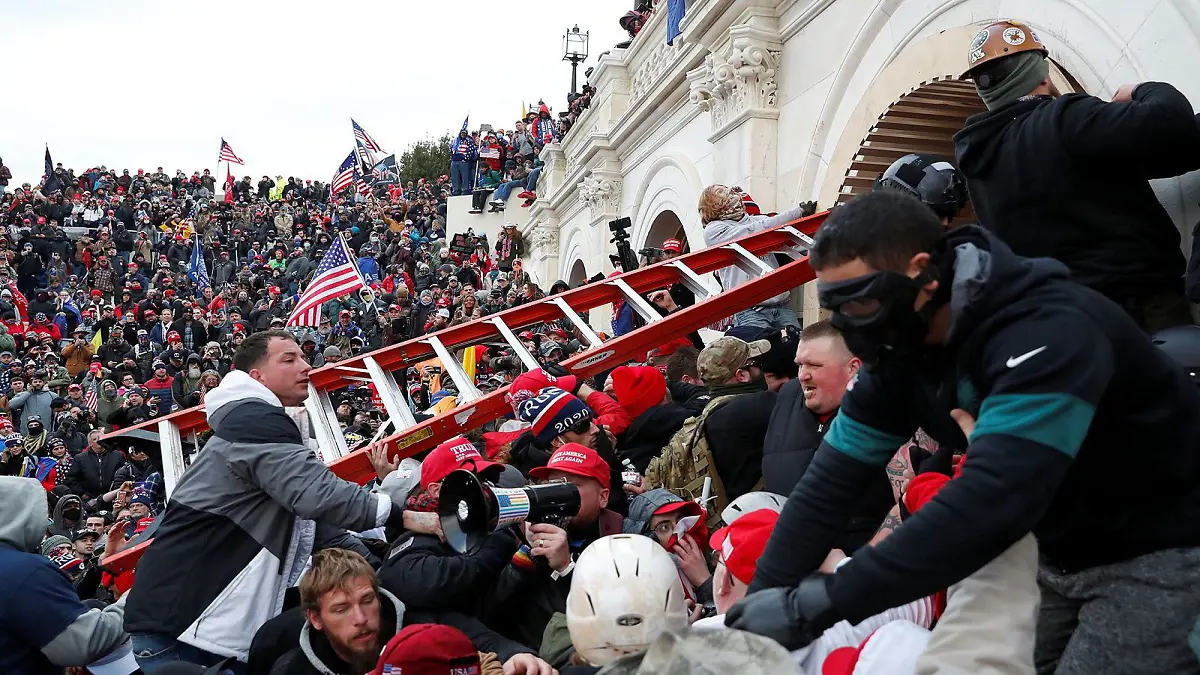 "وول ستريت جورنال": وريثة متاجر "بابليكس" مولت تجمعًا لأنصار ترامب قبيل اقتحام الكونغرس