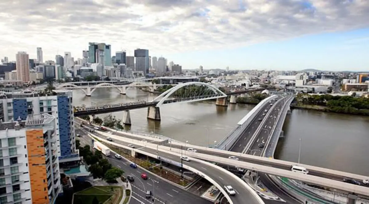 صناديق عربية تشارك بعروض لشراء "كوينزلاند موتوروايز"