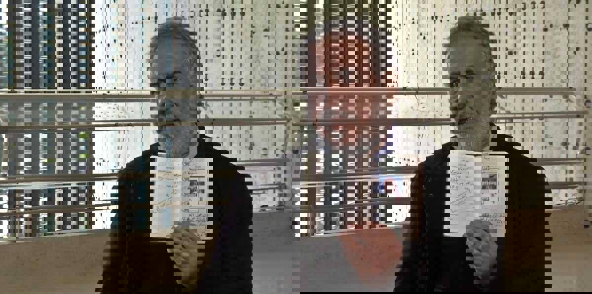 ضابط قطري يوضح ملابسات انقلاب حمد بن خليفة على والده (فيديو)