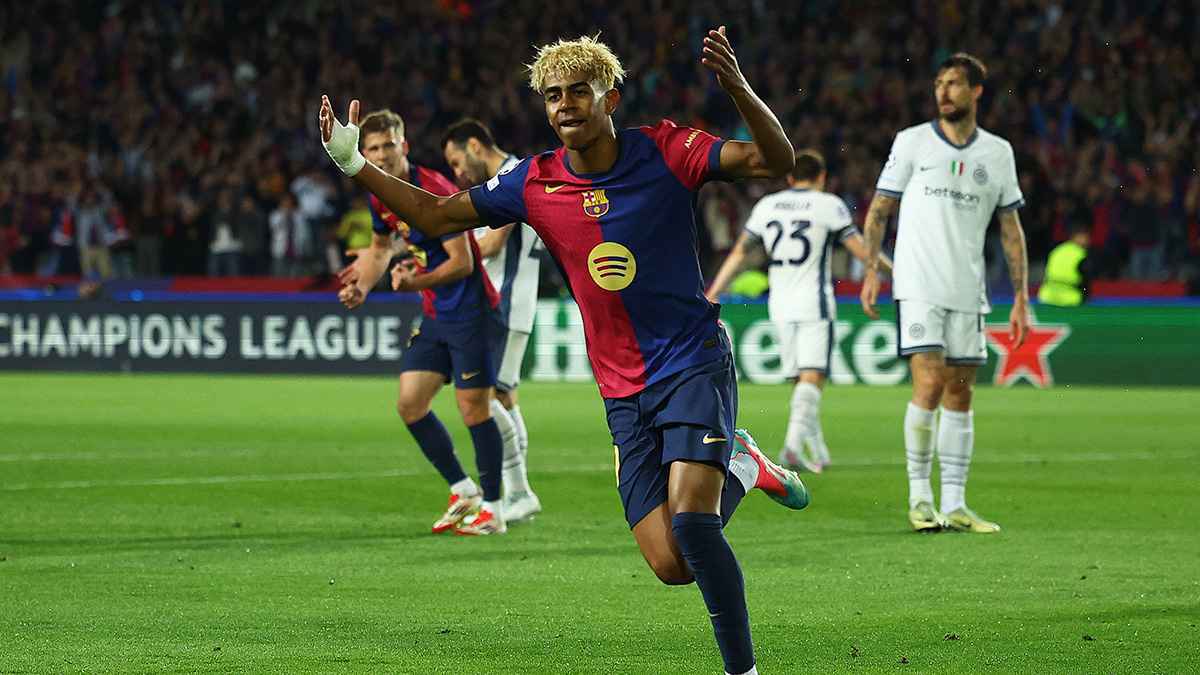 أسطورة مانشستر يونايتد يطالب بمنح "الكرة الذهبية" إلى لامين يامال