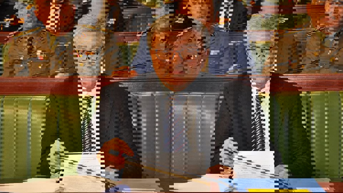 مصادر بـ"نداء تونس" لـ"إرم نيوز": وزير الدفاع عبدالكريم الزبيدي مرشحنا للرئاسة