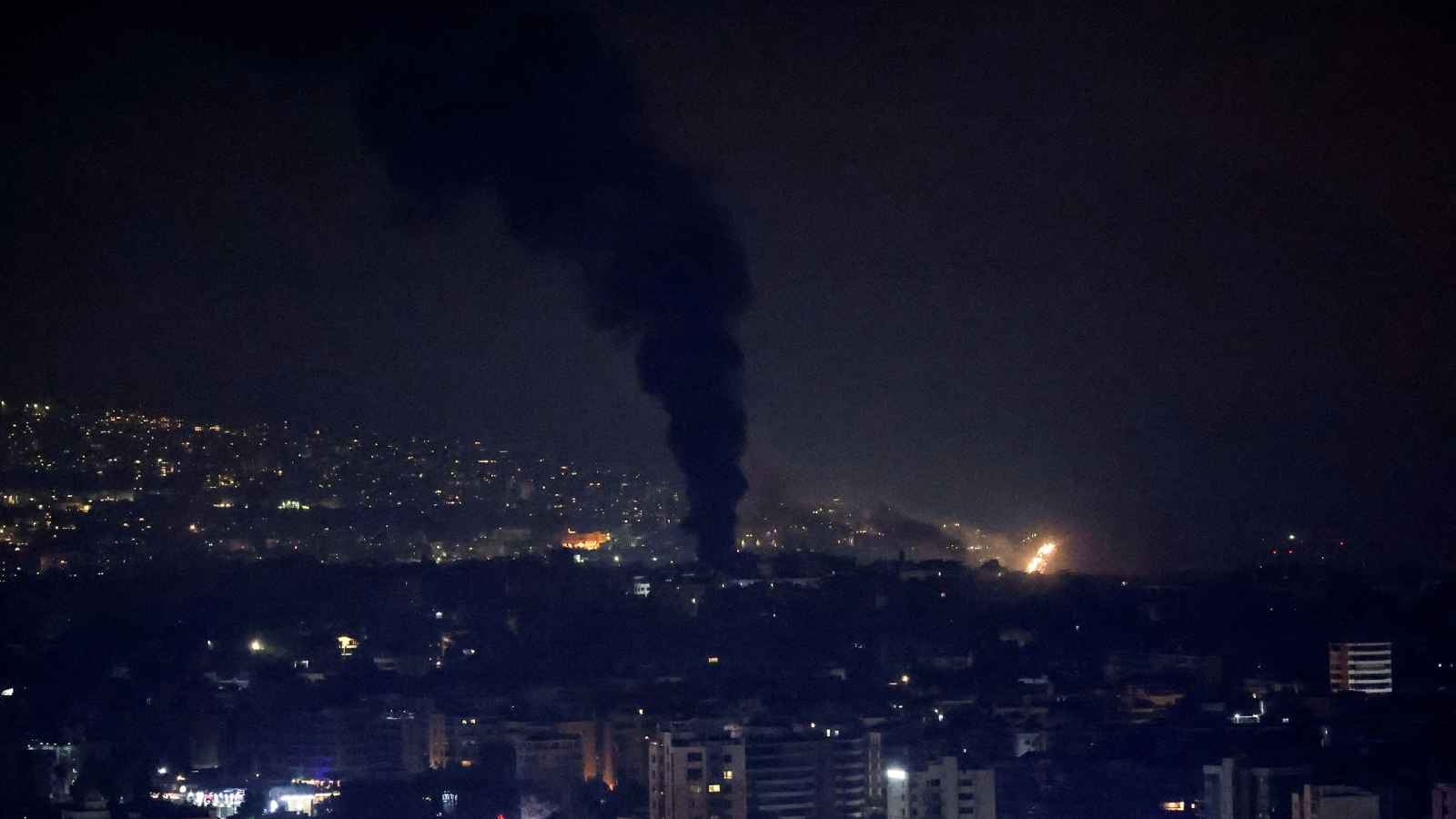 "حرب جوية".. أكثر من 30 غارة تستهدف ضاحية بيروت خلال ساعات (فيديو)