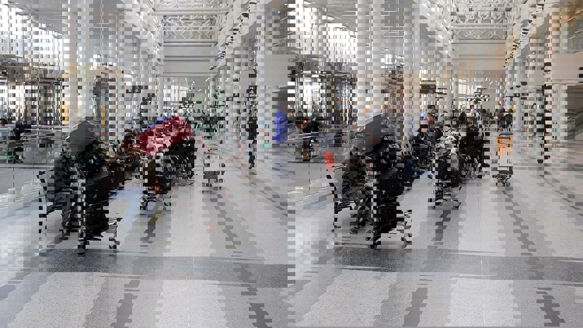 لبنان يخفف القيود على دخول اليمنيين