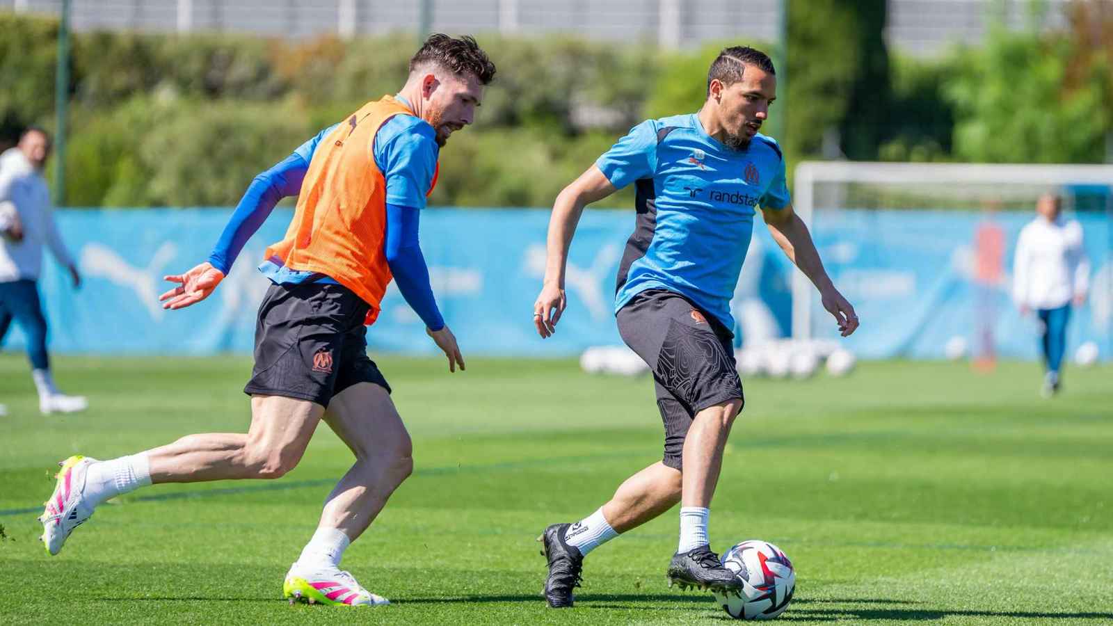 أولمبيك مرسيليا يفاجئ نجم منتخب الجزائر بقرار صادم