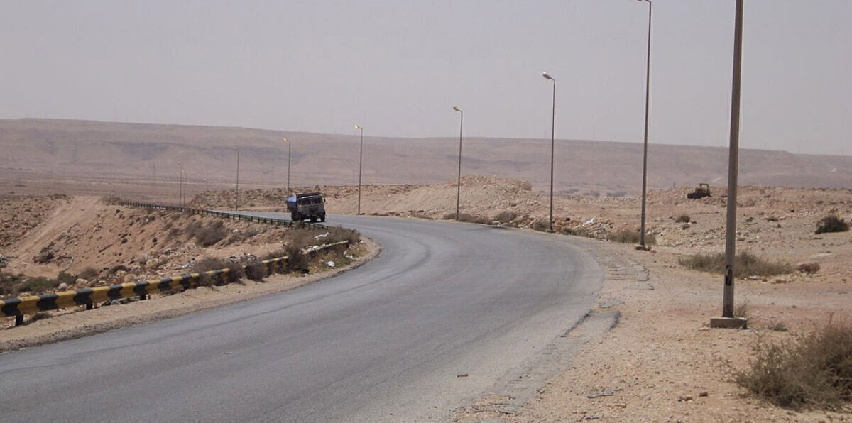 ليبيا.. اشتباكات مسلحة تؤدي إلى قطع طريق طرابلس- الزاوية