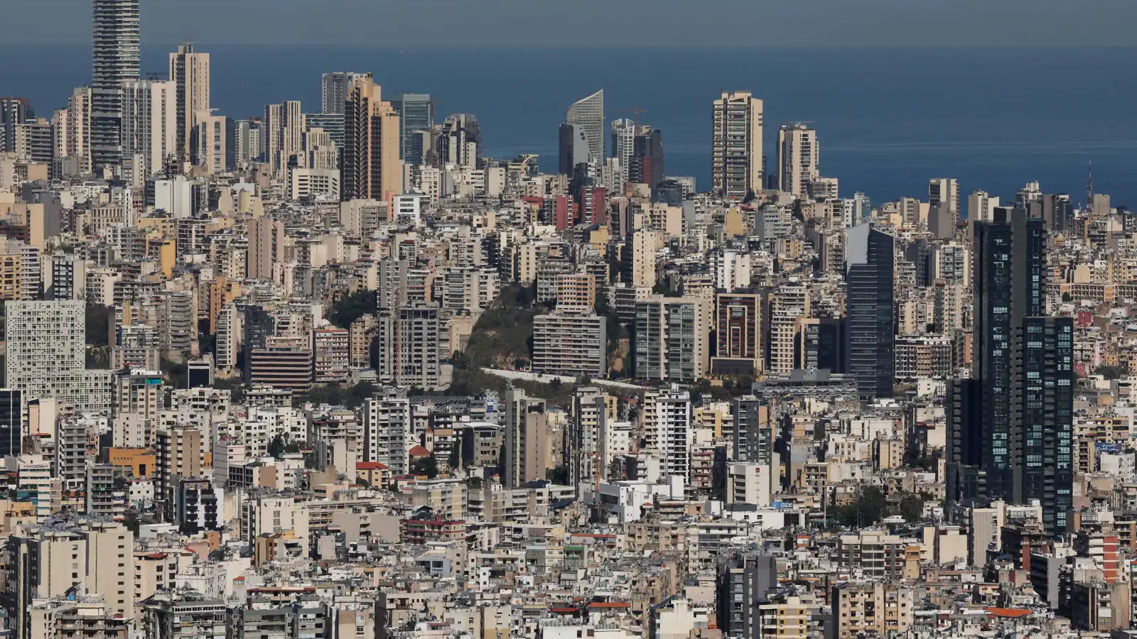 هربًا من مناطق حزب الله.. موجة بيع منازل وعقارات في الضاحية وجنوب لبنان