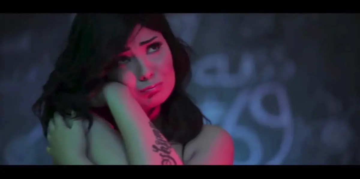 حبس بطلة كليب "عندي ظروف" 4 أيام بتهمة التحريض على الفسق والفجور