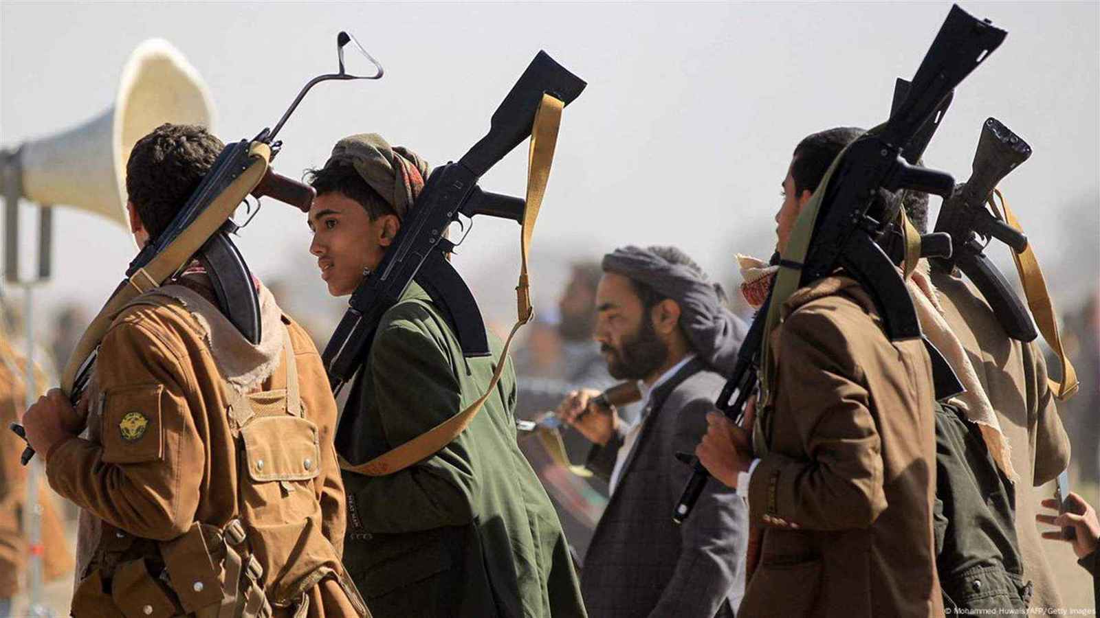 "تخادم وأهداف مشتركة"... الحوثيون يطلقون سراح قيادات من داعش والقاعدة