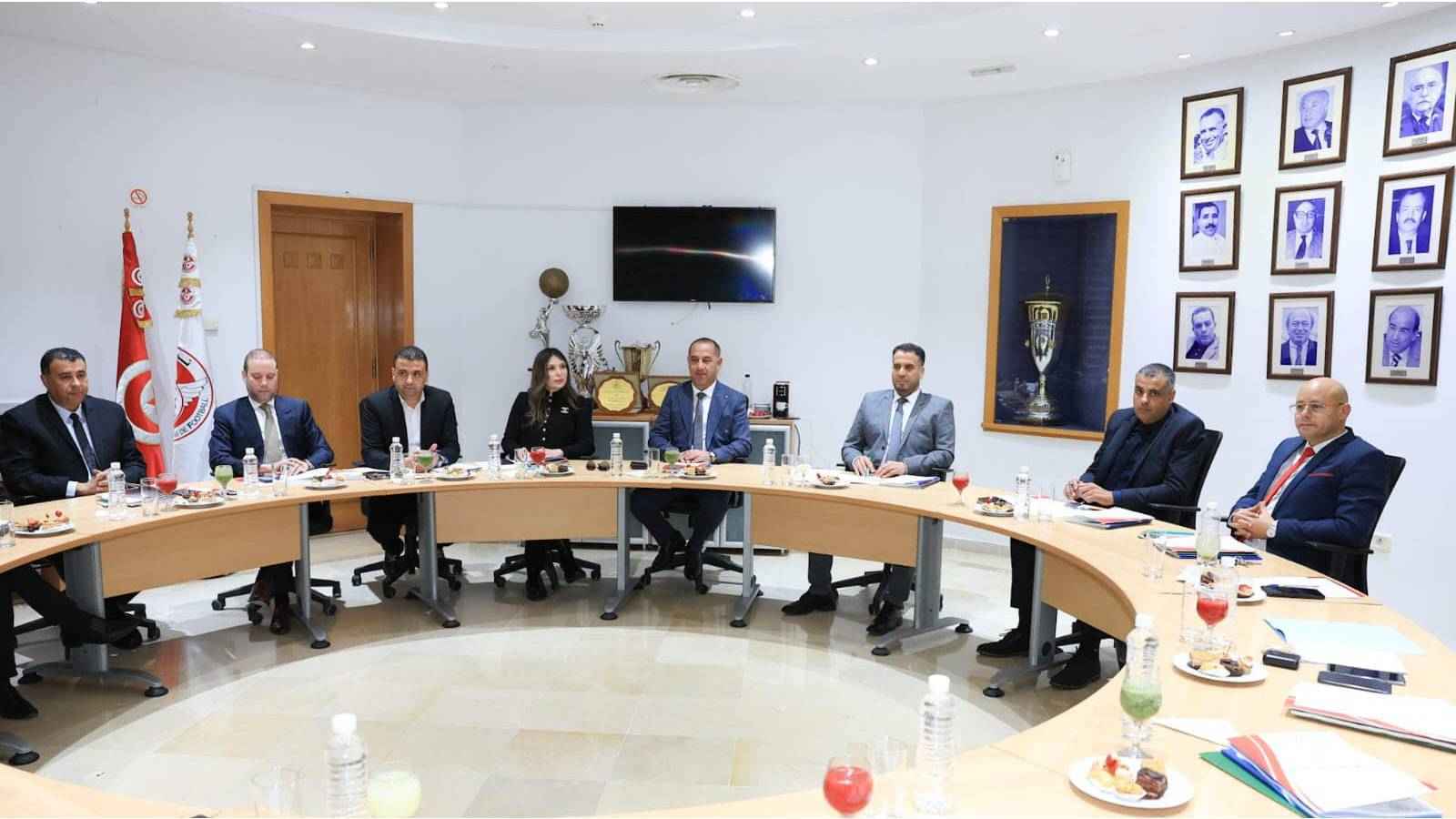 حل الرابطة.. قرارات نارية في أول اجتماع لمجلس الاتحاد التونسي الجديد