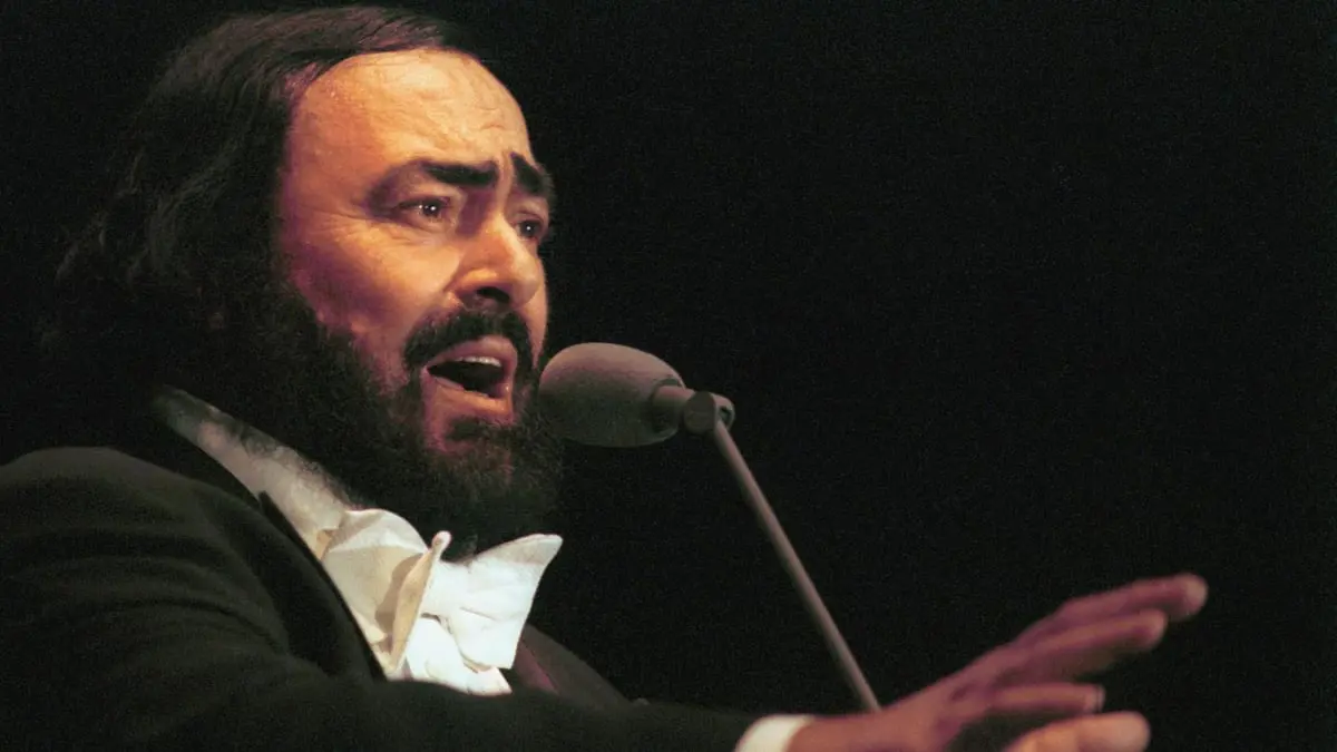 الكشف عن عادة "طريفة" مارسها أسطورة الأوبرا لوتشيانو بافاروتي 