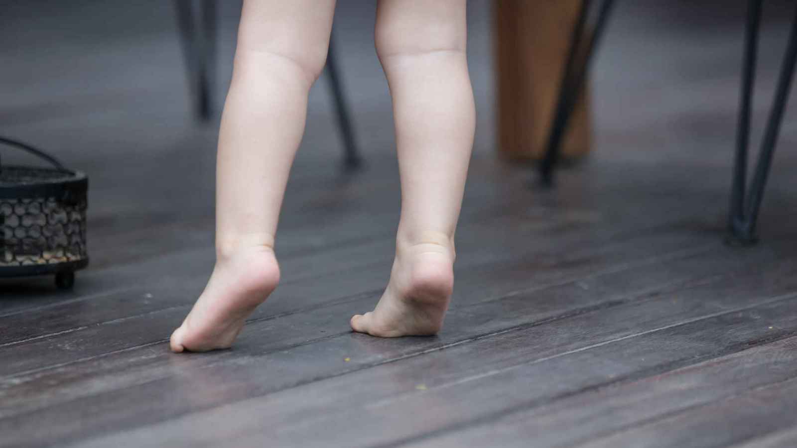 كيف يؤثر التوحد على طريقة المشي؟