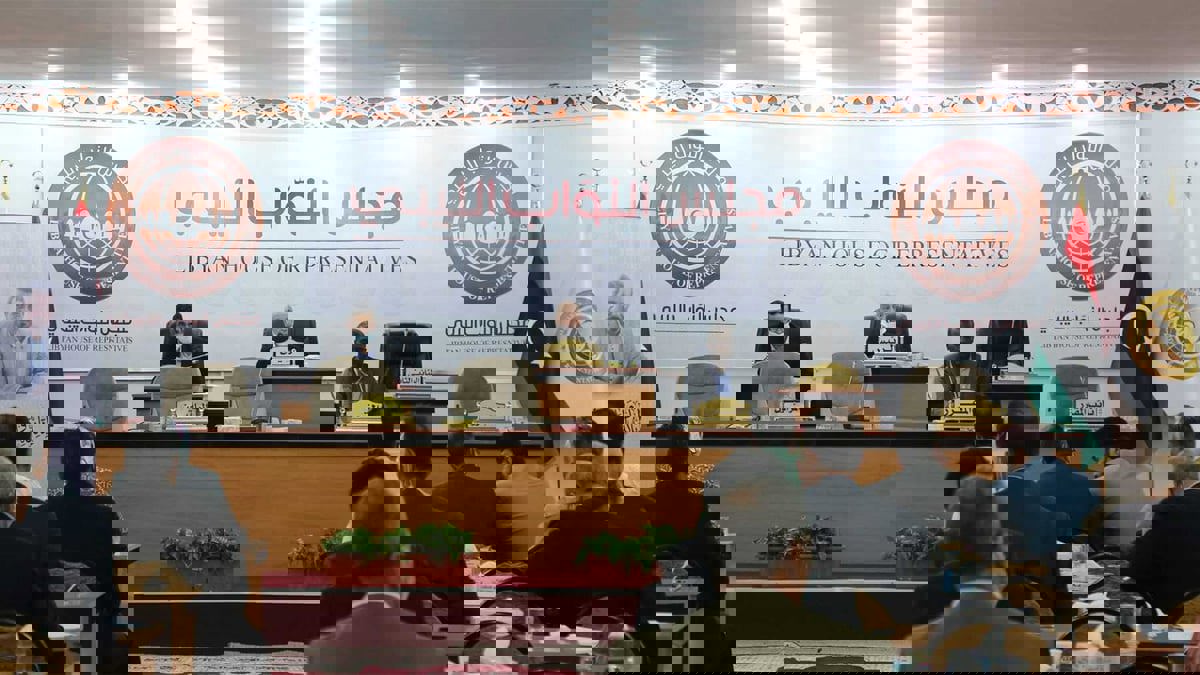 ليبيا.. لجنة الدفاع بالبرلمان تدعو "الجيش الوطني" لوقف ضخ النفط من الموانئ التي يحميها