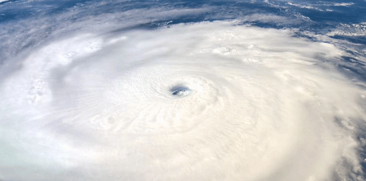 فرنسا ترسل تعزيزات إلى الكاريبي بعد أعمال نهب عقب إعصار إرما