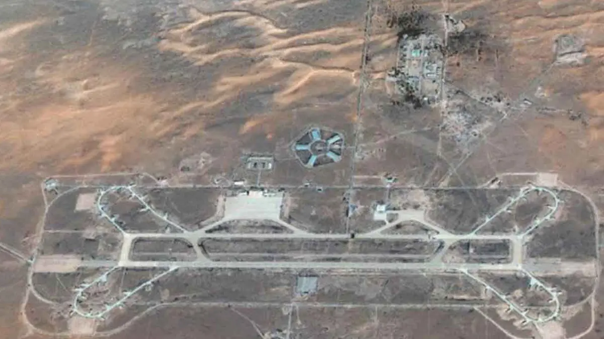 غارات جوية تستهدف قاعدة الوطية غربي ليبيا