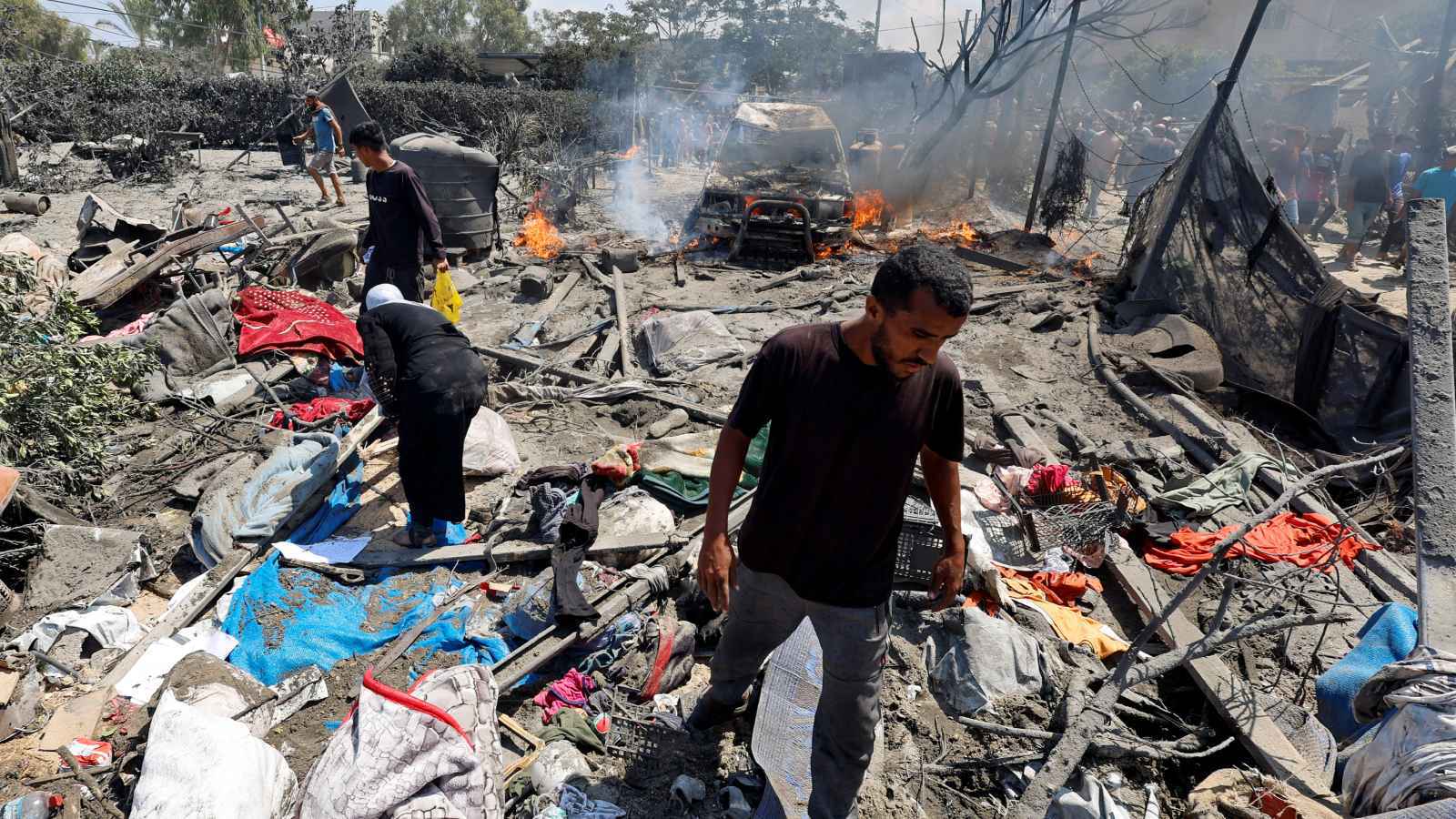 وسط "صمت" حماس.. إسرائيل تواصل التحقق من هوية قتلى "المواصي"