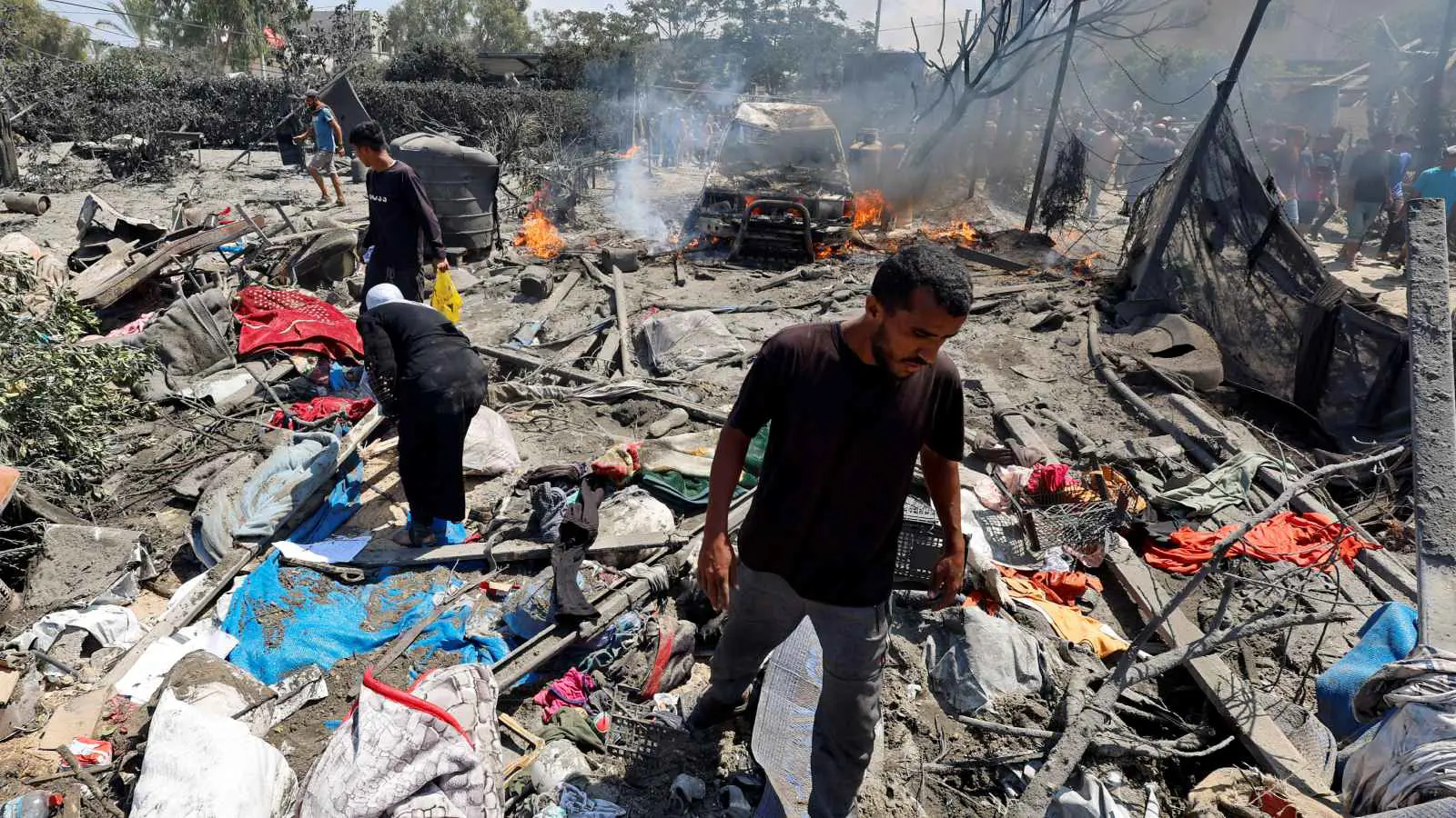 وسط "صمت" حماس.. إسرائيل تواصل التحقق من هوية قتلى "المواصي"