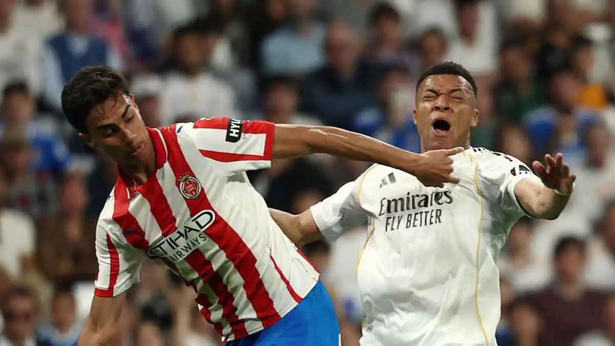 "هذه ليست ليغا بل فوضى".. صحفي إسباني يهاجم حكم مباراة ريال مدريد وجيرونا