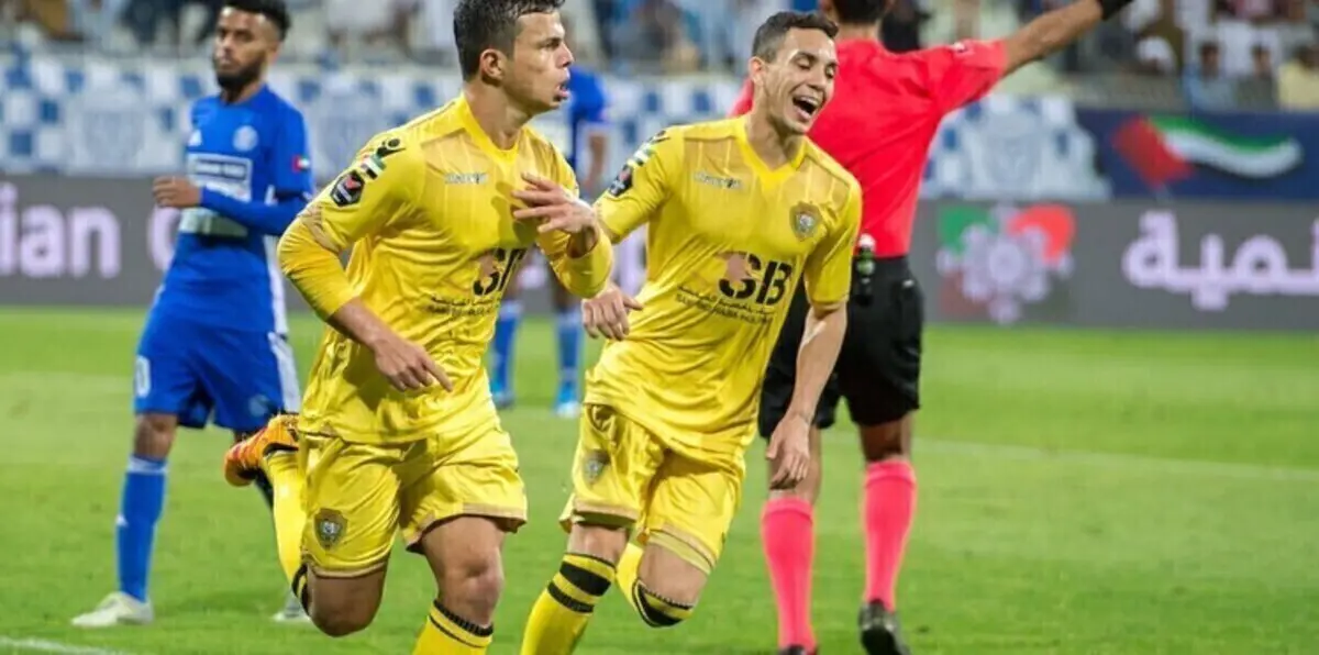 مزاد على قميص لاعب الوصل الإماراتي.. لماذا؟ (صور)