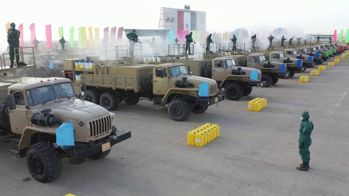 الجيش المصري يدخل على خط المواجهة مع "كورونا" (فيديو)